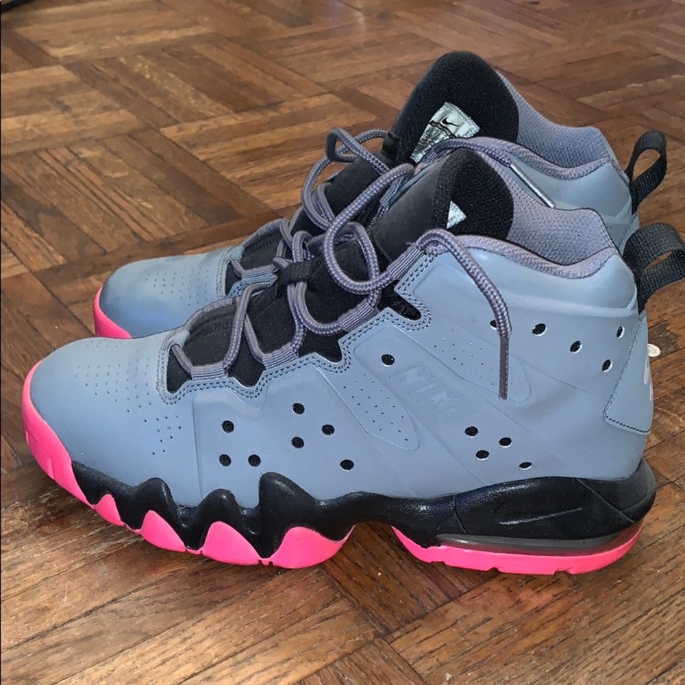 Charles Barkley size 6Y.